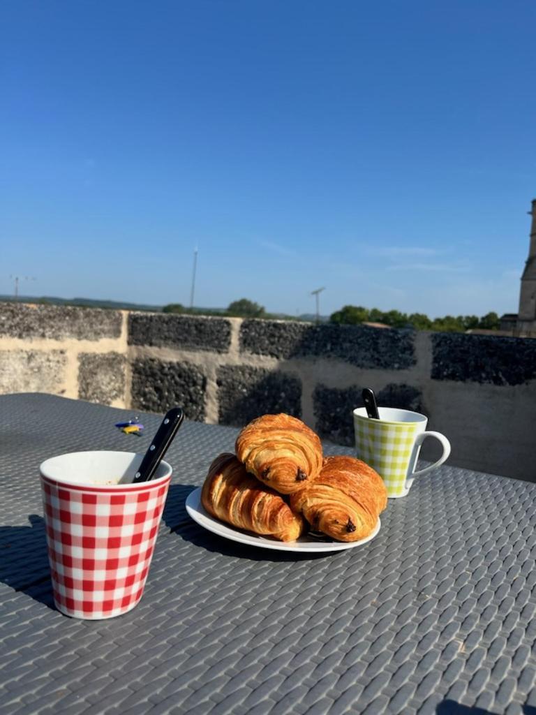 Insolite Studio -La Tour Des Templiers- Montfrin Экстерьер фото